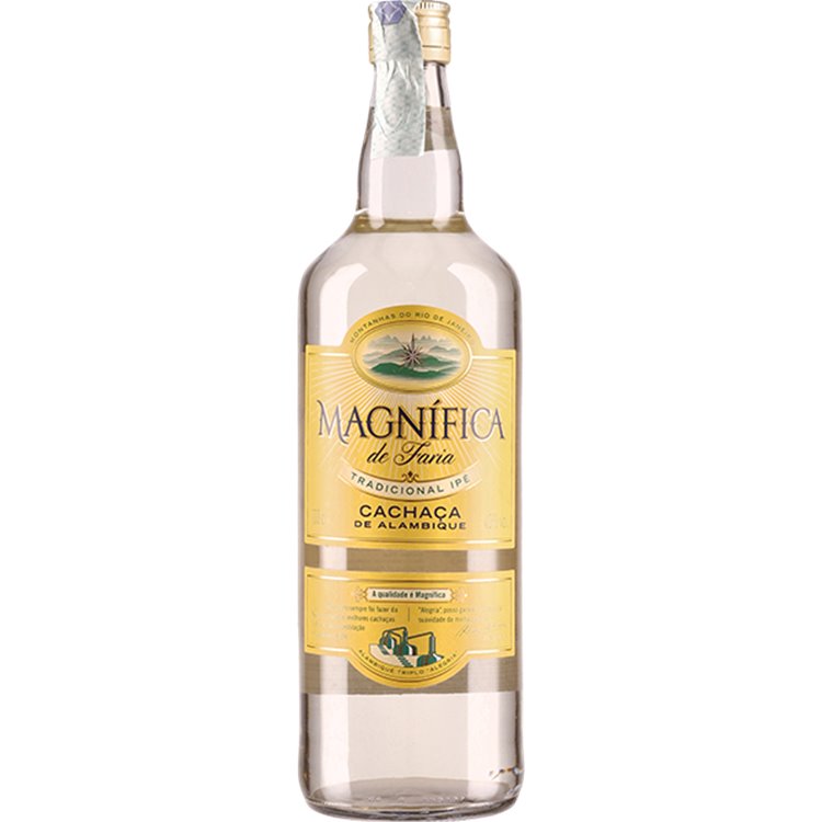 Cachaca Magnífica Tradicional Pouring (100cl 40%) - crb